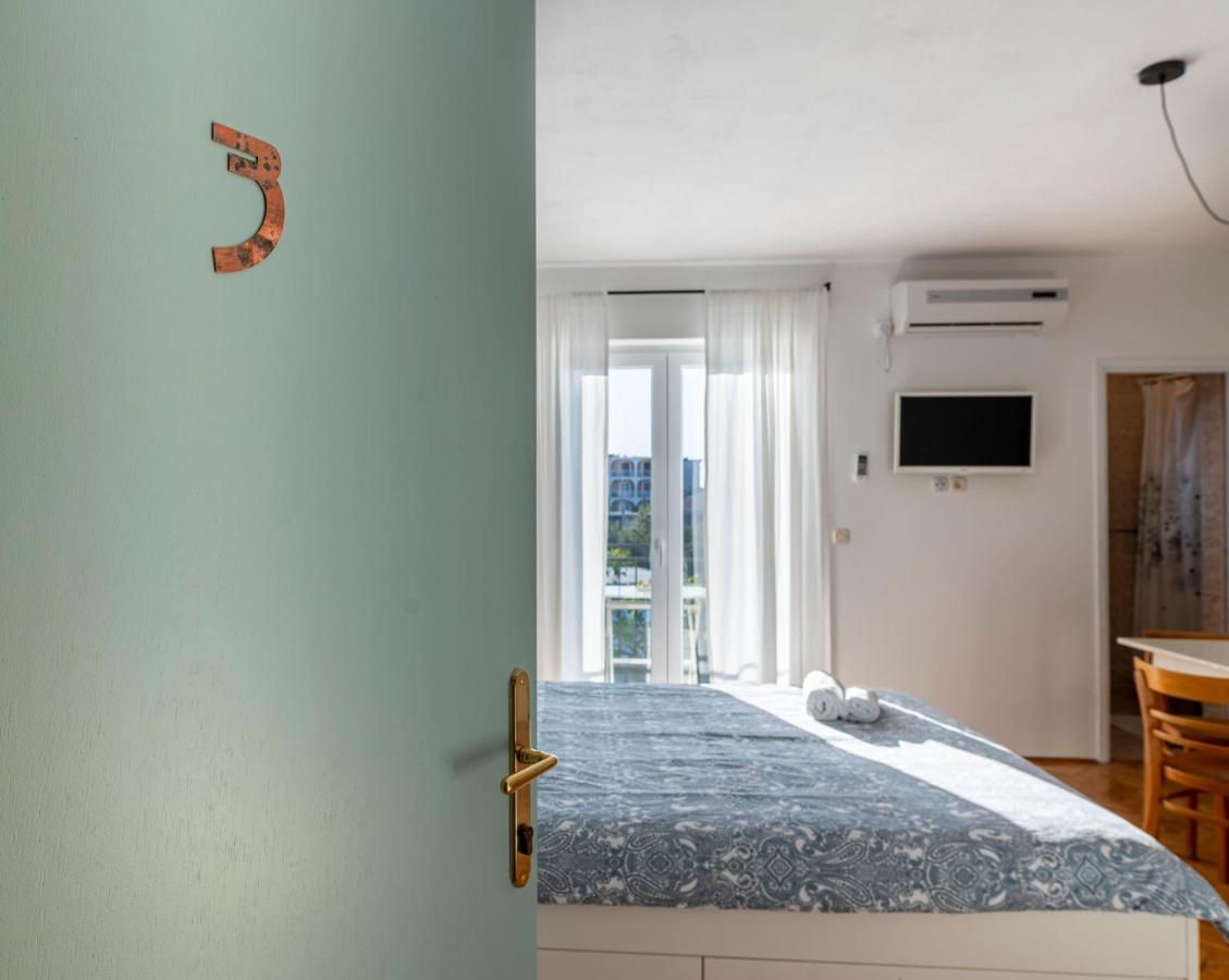 Charming Tale Apartments Modun19 ピロヴァッツ 部屋 写真