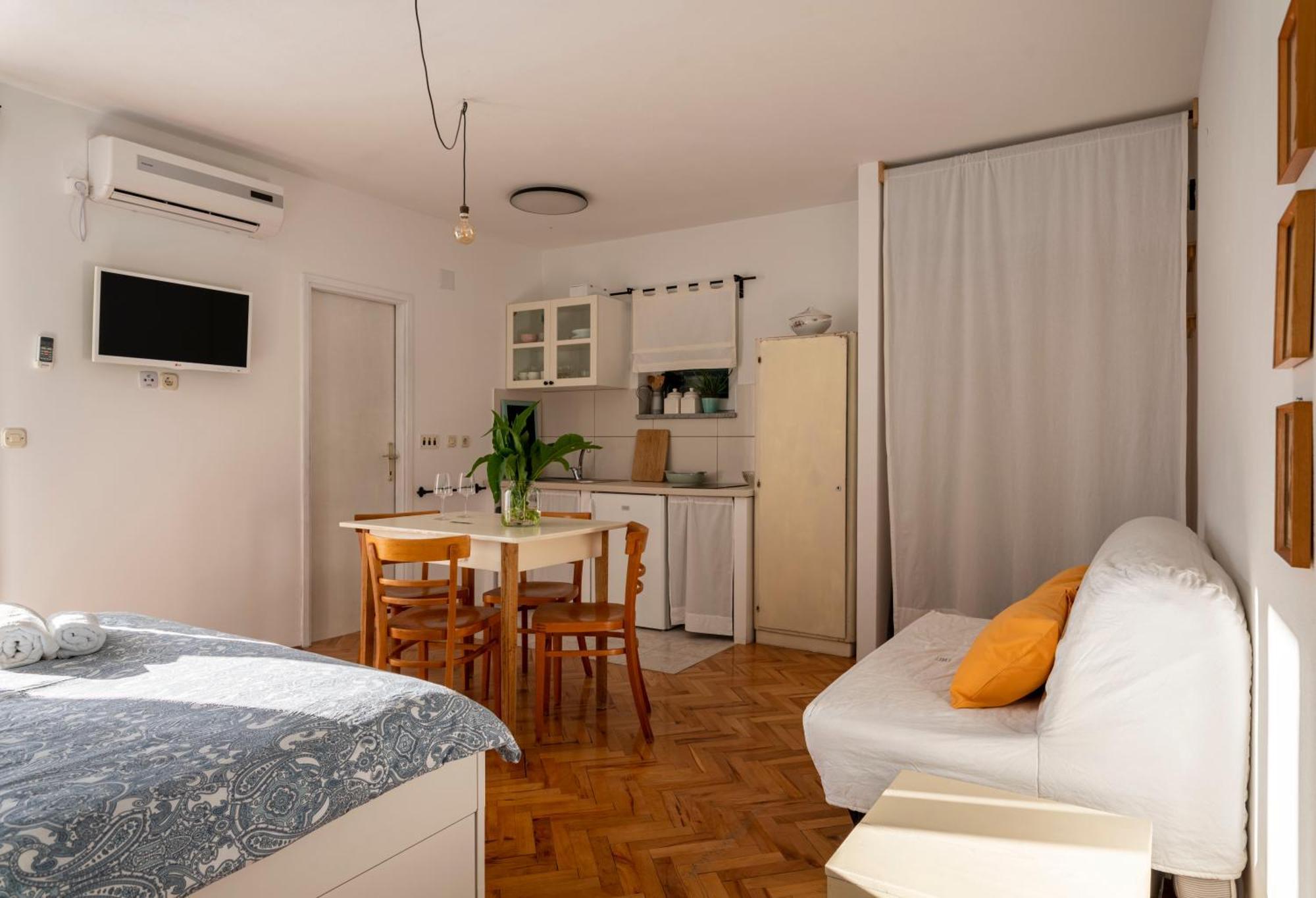 Charming Tale Apartments Modun19 ピロヴァッツ 部屋 写真